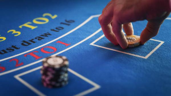 The Pros and Cons of Joining a Casino Online
